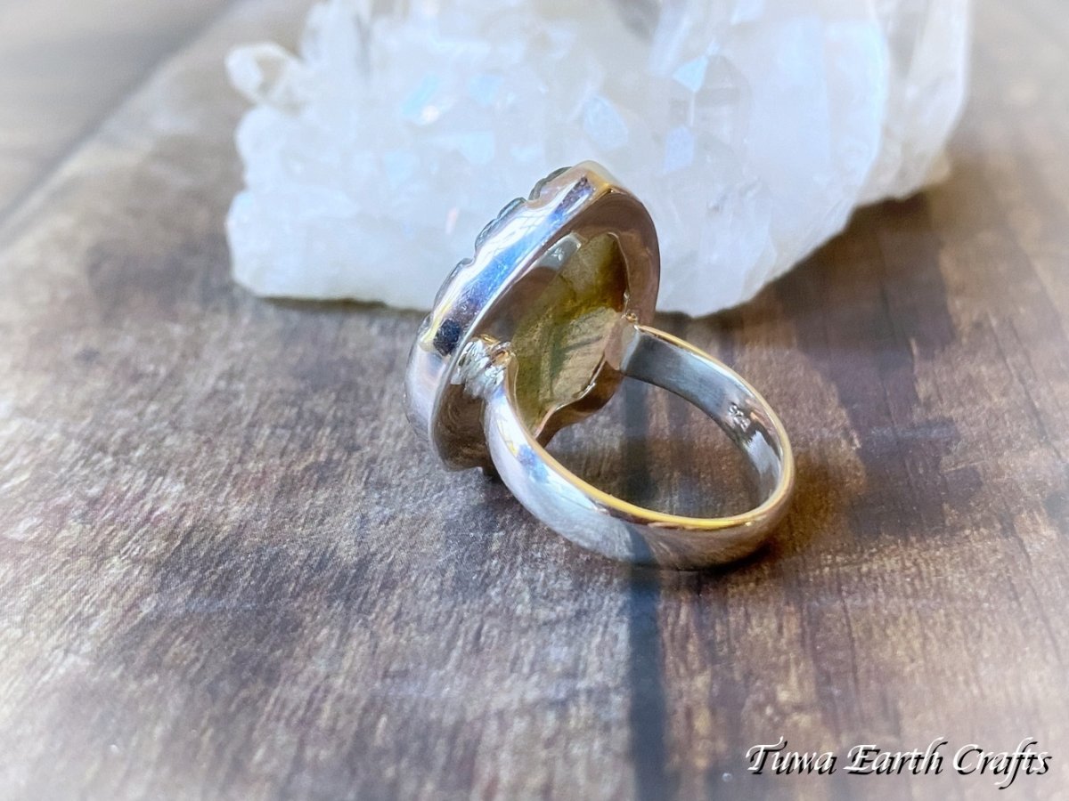 画像12: 手彫り孔雀【夢の実現をサポート】大ぶり 高品質 ラブラドライト  指輪 14号 1点もの ハンドメイド 神秘的ブルー 天然石パワーストーンアクセサリー ヒーリングジュエリーお守り スピリチュアル (12)