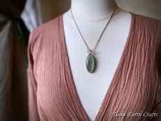 画像10: 【自由な発想を促す】大ぶり 高品質 グリーンフローライト ペンダント・ネックレス★シンプル＆ナチュラル　ハンドメイド 1点もの マクラメ編み　受験お守り　天然石パワーストーン アクセサリー　スピリチュアル (10)