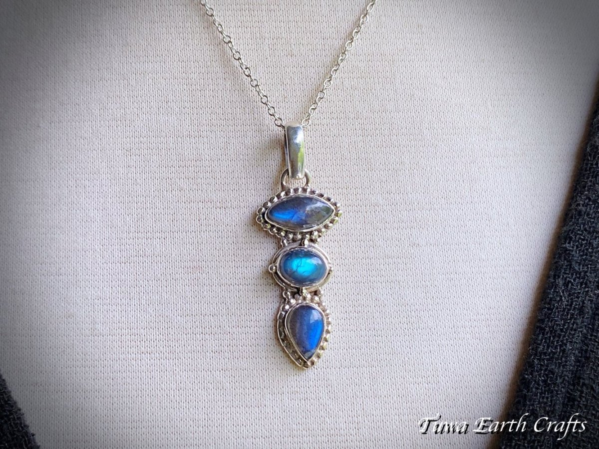 画像11: 【夢の実現をサポート】高品質 神秘的ブルー ラブラドライト ペンダントトップ 1点もの ヒーリング お守り ジュエリー 天然石パワーストーンアクセサリー スピリチュアル (11)