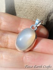 画像1: 【直感力アップ・潜在能力を引き出す】高品質ホワイトムーンストーン ペンダントトップ＊ヒーリングストーン ジュエリー天然石アクセサリー スピリチュアル 恋愛成就お守り  (1)