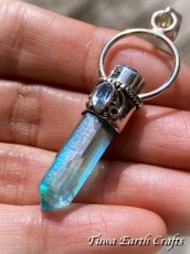 画像3: 【オーラの浄化・自分らしさ】高品質アクアオーラ水晶ポイント（アーカンソー産）&キラキラ宝石質ブルートパーズ ペンダントトップ ワンド パワーストーン天然石ヒーリング 瞑想スピリチュアル ジュエリーお守りアクセサリー (3)