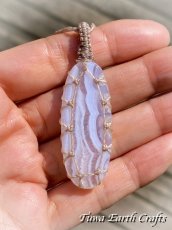 画像6: キラキラ結晶入り♪【ストレス・緊張緩和・癒し効果】石全長4cm 大ぶり高品質ブルーレースアゲート シンプル　ペンダント・ネックレス＊ブルーレースカルセドニー 1点もの マクラメ編み ハンドメイド天然石 お守り パワーストーンアクセサリー 癒し効果 ヒーリングジュエリー　金属アレルギー対応 (6)
