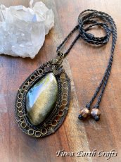 画像15: 石全長5.8cm超特大【魔除け・厄除け・積極性アップ】メキシコ産 高品質ゴールドシーン オブシディアンネックレス ペンダント ゴールデンオブシディアン 黒曜石 ハンドメイド 手仕事 渦巻き・スパイラル ワイヤーアート 天然石パワーストーン 縁切り お守り ネックレス マクラメアクセサリー ヒーリング　エスニック・トライバル アンティーク・ヴィンテージ風 (15)