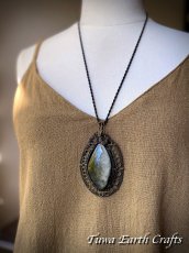 画像11: 石全長5.8cm超特大【魔除け・厄除け・積極性アップ】メキシコ産 高品質ゴールドシーン オブシディアンネックレス ペンダント ゴールデンオブシディアン 黒曜石 ハンドメイド 手仕事 渦巻き・スパイラル ワイヤーアート 天然石パワーストーン 縁切り お守り ネックレス マクラメアクセサリー ヒーリング　エスニック・トライバル アンティーク・ヴィンテージ風 (11)