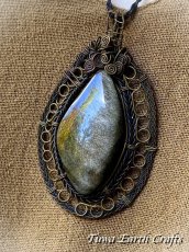 画像13: 石全長5.8cm超特大【魔除け・厄除け・積極性アップ】メキシコ産 高品質ゴールドシーン オブシディアンネックレス ペンダント ゴールデンオブシディアン 黒曜石 ハンドメイド 手仕事 渦巻き・スパイラル ワイヤーアート 天然石パワーストーン 縁切り お守り ネックレス マクラメアクセサリー ヒーリング　エスニック・トライバル アンティーク・ヴィンテージ風 (13)