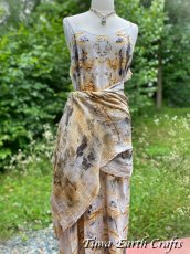 画像28: 薬草・草木染めエコプリント x ふわふわメキシココットン 大判ショール 手染めボタニカルダイ 押し花染め 自然派ナチュラルファッション＊ストール/巻きスカート/羽織り*ハンドメイド 薬草魔女 天然染料 天然素材 冷房対策 日除け プレゼント ギフト スカーフ  (28)