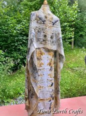 画像17: 薬草・草木染めエコプリント x ふわふわメキシココットン 大判ショール 手染めボタニカルダイ 押し花染め 自然派ナチュラルファッション＊ストール/巻きスカート/羽織り*ハンドメイド 薬草魔女 天然染料 天然素材 冷房対策 日除け プレゼント ギフト スカーフ  (17)