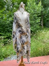 画像3: フード付き 薬草・草木染めエコプリント x ふわふわメキシココットン 大判ショール 手染めボタニカルダイ 押し花染め ナチュラルファッション＊ストール/羽織り/カーディガン*ハンドメイド 天然染料 天然素材 冷房対策 日除け プレゼント ギフト スカーフ  (3)