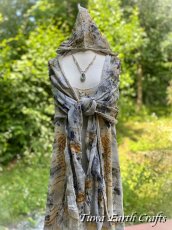 画像2: フード付き 薬草・草木染めエコプリント x ふわふわメキシココットン 大判ショール 手染めボタニカルダイ 押し花染め ナチュラルファッション＊ストール/羽織り/カーディガン*ハンドメイド 天然染料 天然素材 冷房対策 日除け プレゼント ギフト スカーフ  (2)