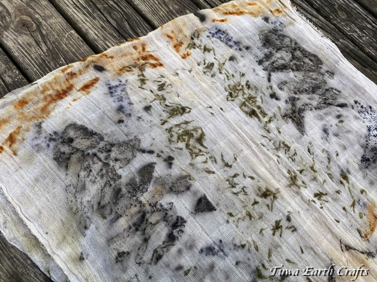 画像14: 薬草・草木染めエコプリント x ふわふわメキシココットン 大判ショール 手染めボタニカルダイ 押し花染め ナチュラルファッション＊ストール/巻きスカート/羽織り*ハンドメイド 天然染料 天然素材 冷房対策 日除け プレゼント ギフト スカーフ  (14)