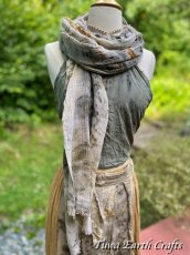 画像11: 薬草・草木染めエコプリント x ふわふわメキシココットン 大判ショール 手染めボタニカルダイ 押し花染め ナチュラルファッション＊ストール/巻きスカート/羽織り*ハンドメイド 天然染料 天然素材 冷房対策 日除け プレゼント ギフト スカーフ  (11)