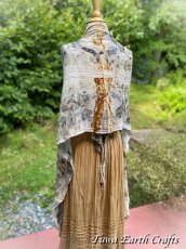 画像10: 薬草・草木染めエコプリント x ふわふわメキシココットン 大判ショール 手染めボタニカルダイ 押し花染め ナチュラルファッション＊ストール/巻きスカート/羽織り*ハンドメイド 天然染料 天然素材 冷房対策 日除け プレゼント ギフト スカーフ  (10)