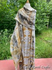 画像18: 薬草・草木染めエコプリント x ふわふわメキシココットン 大判ショール 手染めボタニカルダイ 押し花染め 自然派ナチュラルファッション＊ストール/巻きスカート/羽織り*ハンドメイド 薬草魔女 天然染料 天然素材 冷房対策 日除け プレゼント ギフト スカーフ  (18)