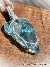 画像6: 石全長4cm大ぶり 高品質アンダラクリスタル(シエラネバダ産)ネックレス・ペンダント ブルートパーズ アクアブルー 原石 宝石質 シンプル&ナチュラル マクラメ 1点もの  天然石 ハンドメイドアクセサリー スピリチュアル お守り ヒーリングジュエリー 金属アレルギー対応  (6)
