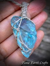 画像13: 石全長4cm大ぶり 高品質アンダラクリスタル(シエラネバダ産)ネックレス・ペンダント ブルートパーズ アクアブルー 原石 宝石質 シンプル&ナチュラル マクラメ 1点もの  天然石 ハンドメイドアクセサリー スピリチュアル お守り ヒーリングジュエリー 金属アレルギー対応  (13)