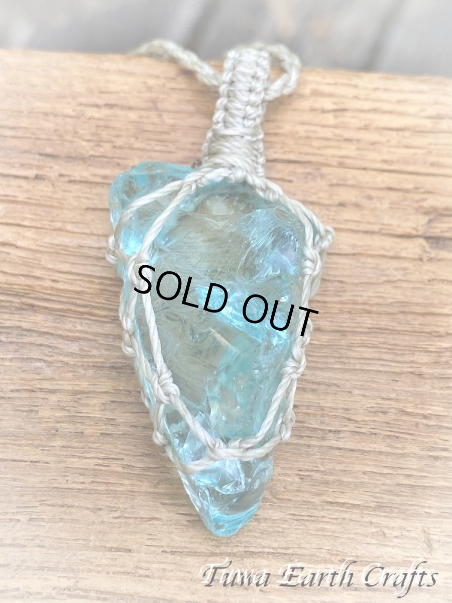 画像18: 石全長4cm大ぶり 高品質アンダラクリスタル(シエラネバダ産)ネックレス・ペンダント ブルートパーズ アクアブルー 原石 宝石質 シンプル&ナチュラル マクラメ 1点もの  天然石 ハンドメイドアクセサリー スピリチュアル お守り ヒーリングジュエリー 金属アレルギー対応  (18)