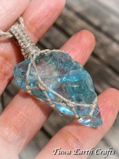 画像22: 石全長4cm大ぶり 高品質アンダラクリスタル(シエラネバダ産)ネックレス・ペンダント ブルートパーズ アクアブルー 原石 宝石質 シンプル&ナチュラル マクラメ 1点もの  天然石 ハンドメイドアクセサリー スピリチュアル お守り ヒーリングジュエリー 金属アレルギー対応  (22)