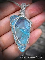 画像14: 石全長4cm大ぶり 高品質アンダラクリスタル(シエラネバダ産)ネックレス・ペンダント ブルートパーズ アクアブルー 原石 宝石質 シンプル&ナチュラル マクラメ 1点もの  天然石 ハンドメイドアクセサリー スピリチュアル お守り ヒーリングジュエリー 金属アレルギー対応  (14)