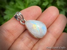 画像8: 【直感力アップ・潜在能力を引き出す】高品質レインボームーンストーン ペンダントトップ ファントム入り ヒーリングストーン ジュエリー天然石アクセサリー スピリチュアル 恋愛成就お守り (8)