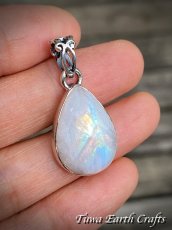 画像3: 【直感力アップ・潜在能力を引き出す】高品質レインボームーンストーン ペンダントトップ ファントム入り ヒーリングストーン ジュエリー天然石アクセサリー スピリチュアル 恋愛成就お守り (3)