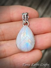 画像2: 【直感力アップ・潜在能力を引き出す】高品質レインボームーンストーン ペンダントトップ ファントム入り ヒーリングストーン ジュエリー天然石アクセサリー スピリチュアル 恋愛成就お守り (2)