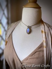 画像26: 【直感力アップ・潜在能力を引き出す】大ぶり高品質ロイヤルブルームーンストーン　ペンダント・ネックレス 1点もの 生成り シンプル＆ナチュラル 天然石パワーストーンお守りアクセサリー マクラメ ハンドメイド 癒し効果　6月誕生石 (26)