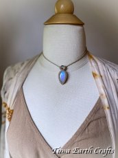 画像29: 【直感力アップ・潜在能力を引き出す】大ぶり高品質ロイヤルブルームーンストーン　ペンダント・ネックレス 1点もの 生成り シンプル＆ナチュラル 天然石パワーストーンお守りアクセサリー マクラメ ハンドメイド 癒し効果　6月誕生石 (29)