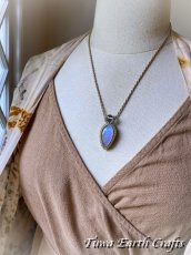 画像23: 【直感力アップ・潜在能力を引き出す】大ぶり高品質ロイヤルブルームーンストーン　ペンダント・ネックレス 1点もの 生成り シンプル＆ナチュラル 天然石パワーストーンお守りアクセサリー マクラメ ハンドメイド 癒し効果　6月誕生石 (23)