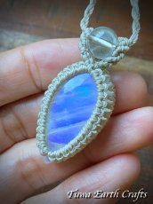 画像3: 【直感力アップ・潜在能力を引き出す】大ぶり高品質ロイヤルブルームーンストーン　ペンダント・ネックレス 1点もの 生成り シンプル＆ナチュラル 天然石パワーストーンお守りアクセサリー マクラメ ハンドメイド 癒し効果　6月誕生石 (3)