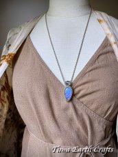 画像32: 【直感力アップ・潜在能力を引き出す】大ぶり高品質ロイヤルブルームーンストーン　ペンダント・ネックレス 1点もの 生成り シンプル＆ナチュラル 天然石パワーストーンお守りアクセサリー マクラメ ハンドメイド 癒し効果　6月誕生石 (32)