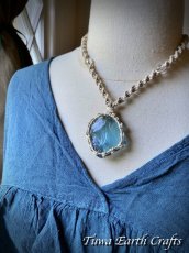 画像10: 両面使い可 大ぶり♪ 高品質アンダラクリスタル（シエラネバダ産）ネックレス・ペンダント  イスタリ グレイブルー  ヘンプ 麻紐 生成り シンプル＆ナチュラル マクラメ 1点もの ハンドメイドアクセサリー スピリチュアル ヒーリングジュエリー　邪気除け 電磁波対策 お守り (10)
