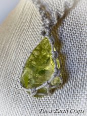 画像16: 【霊的成長・変革を促す】石全長4.3cm大ぶり 高品質アンダラクリスタル（シエラネバダ産）ネックレス・ペンダント ソラリス/エンジェルオーラ イエロー シンプル＆ナチュラル マクラメ 1点もの ハンドメイドアクセサリー スピリチュアル　お守り ヒーリングジュエリー 第12チャクラ対応 (16)