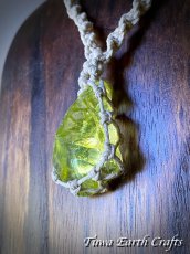 画像22: 【霊的成長・変革を促す】石全長4.3cm大ぶり 高品質アンダラクリスタル（シエラネバダ産）ネックレス・ペンダント ソラリス/エンジェルオーラ イエロー シンプル＆ナチュラル マクラメ 1点もの ハンドメイドアクセサリー スピリチュアル　お守り ヒーリングジュエリー 第12チャクラ対応 (22)