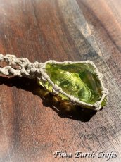 画像37: 【霊的成長・変革を促す】石全長4.3cm大ぶり 高品質アンダラクリスタル（シエラネバダ産）ネックレス・ペンダント ソラリス/エンジェルオーラ イエロー シンプル＆ナチュラル マクラメ 1点もの ハンドメイドアクセサリー スピリチュアル　お守り ヒーリングジュエリー 第12チャクラ対応 (37)