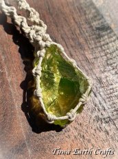 画像36: 【霊的成長・変革を促す】石全長4.3cm大ぶり 高品質アンダラクリスタル（シエラネバダ産）ネックレス・ペンダント ソラリス/エンジェルオーラ イエロー シンプル＆ナチュラル マクラメ 1点もの ハンドメイドアクセサリー スピリチュアル　お守り ヒーリングジュエリー 第12チャクラ対応 (36)