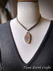 画像16: 石全長4.6cm 大ぶり高品質ブルーフォレスト 珪化木 ペトリファイドウッド  ペンダントトップ 1点もの★ヒーリングストーン天然石ジュエリー　パワーストーンアクセサリー (16)