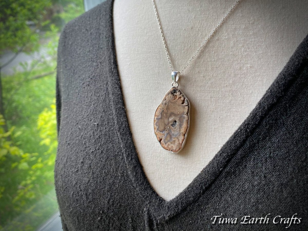 画像15: 石全長4.6cm 大ぶり高品質ブルーフォレスト 珪化木 ペトリファイドウッド  ペンダントトップ 1点もの★ヒーリングストーン天然石ジュエリー　パワーストーンアクセサリー (15)