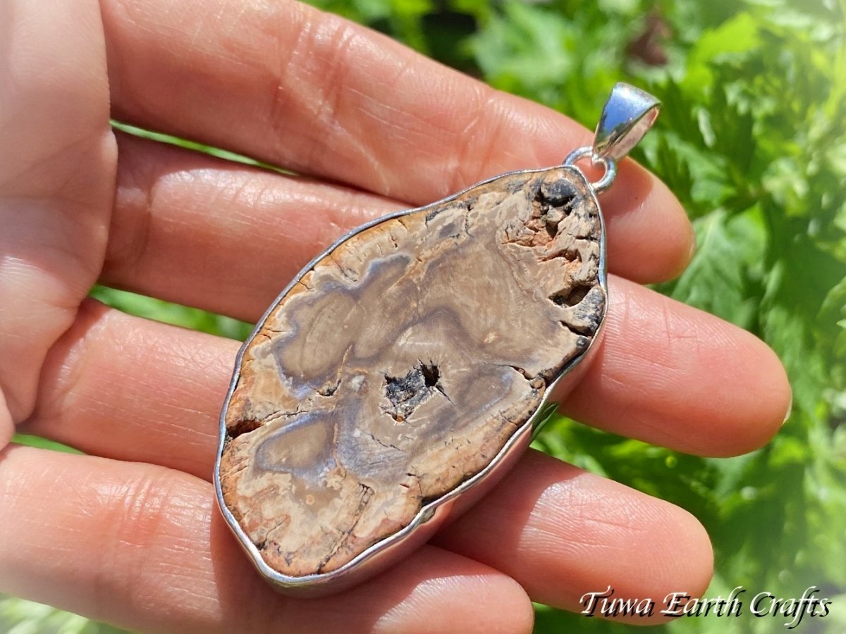 画像4: 石全長4.6cm 大ぶり高品質ブルーフォレスト 珪化木 ペトリファイドウッド  ペンダントトップ 1点もの★ヒーリングストーン天然石ジュエリー　パワーストーンアクセサリー (4)