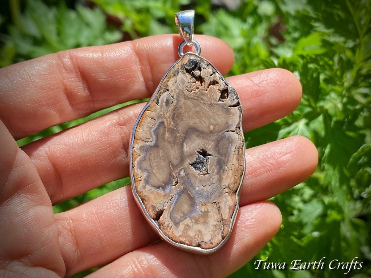 画像3: 石全長4.6cm 大ぶり高品質ブルーフォレスト 珪化木 ペトリファイドウッド  ペンダントトップ 1点もの★ヒーリングストーン天然石ジュエリー　パワーストーンアクセサリー (3)