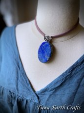 画像21: 石全長4.8cm 大ぶり【邪気払い・魔除け】高品質ラピスラズリ（アフガニスタン産）ペンダントトップ  パワーストーン天然石アクセサリー　受験お守り　合格祈願　ヒーリングジュエリー　スピリチュアル (21)