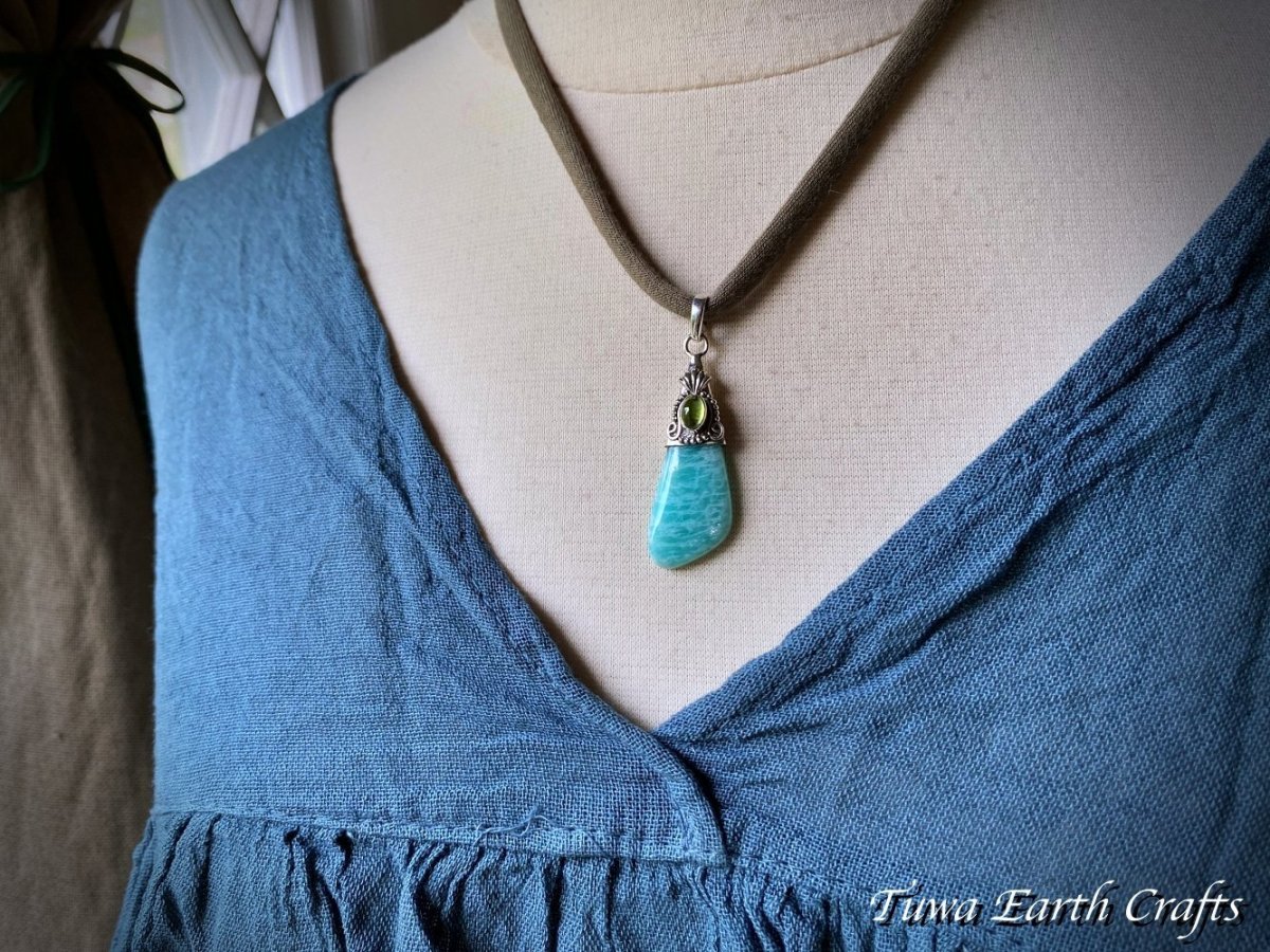 画像22: キラキラシラー入り✨【決断力アップ・自己表現力アップ】大ぶり高品質アマゾナイト ペンダントトップ with グリーントルマリン*天然石ヒーリングストーンアクセサリーお守りパワーストーンジュエリー ストレス除去 (22)