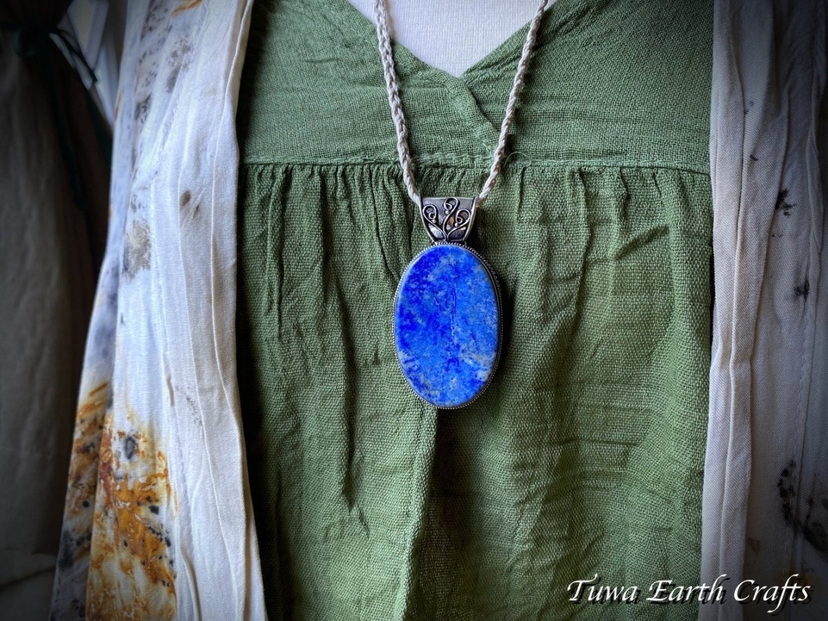 画像15: 石全長4.8cm 大ぶり【邪気払い・魔除け】高品質ラピスラズリ（アフガニスタン産）ペンダントトップ  パワーストーン天然石アクセサリー　受験お守り　合格祈願　ヒーリングジュエリー　スピリチュアル (15)