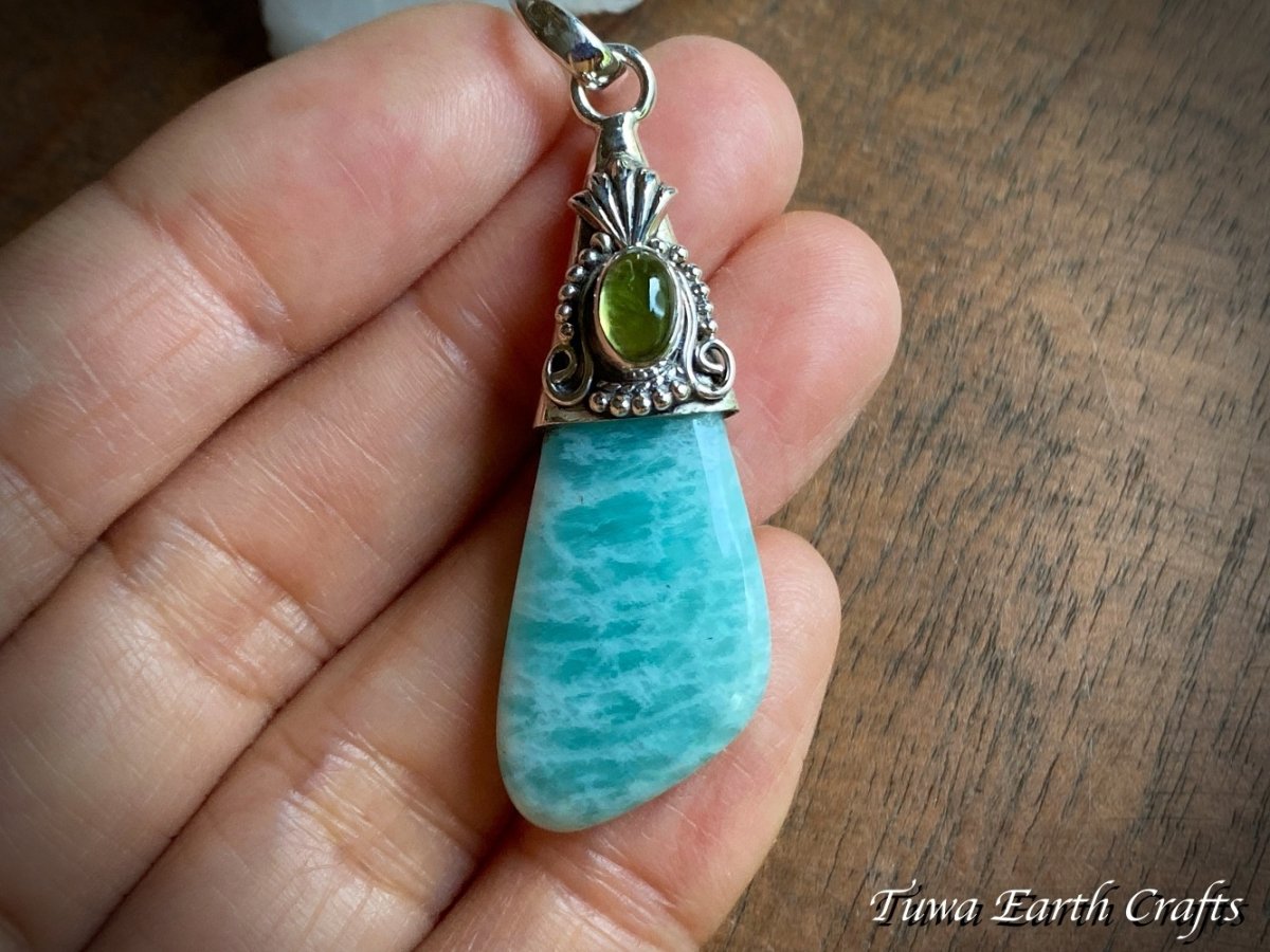 画像13: キラキラシラー入り✨【決断力アップ・自己表現力アップ】大ぶり高品質アマゾナイト ペンダントトップ with グリーントルマリン*天然石ヒーリングストーンアクセサリーお守りパワーストーンジュエリー ストレス除去 (13)
