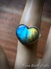 画像11: ハート型 1点もの 高品質 ラブラドライト リング 指輪 11号 神秘的ブルー ゴールド 天然石パワーストーンアクセサリー　ヒーリングジュエリー お守り　スターリングシルバー スピリチュアル (11)