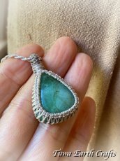 画像16: 1点もの ナチュラル天然エメラルド ペンダント・ネックレス★シンプル ハンドメイド 生成り マクラメ編み 天然石パワーストーン アクセサリー スピリチュアル 金属アレルギー対応 (16)