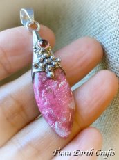 画像10: 【女性性と愛のシンボル】高品質ピンクチューライト＆ガーネット ペンダントトップ　１点もの　ピンクゾイサイト　ヒーリングジュエリーお守り天然石パワーストーン　アクセサリー　 (10)