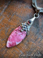 画像1: 【女性性と愛のシンボル】高品質ピンクチューライト＆ガーネット ペンダントトップ　１点もの　ピンクゾイサイト　ヒーリングジュエリーお守り天然石パワーストーン　アクセサリー　 (1)