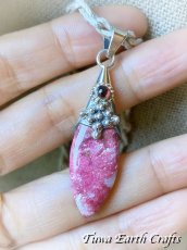 画像4: 【女性性と愛のシンボル】高品質ピンクチューライト＆ガーネット ペンダントトップ　１点もの　ピンクゾイサイト　ヒーリングジュエリーお守り天然石パワーストーン　アクセサリー　 (4)