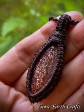 画像12: 【自信向上・行動力アップ】きらきら虹色シラー太陽の石 レピドクロサイト入り レインボーサンストーン ネックレス／ペンダント 水晶★シンプル＆ナチュラル 1点物 ハンドメイド マクラメ 天然石 お守りヒーリングアクセサリー (12)