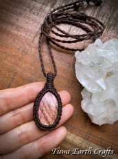 画像4: 幻想的 夕焼け色♪【夢の実現・直観力アップ】高品質ピンク ラブラドライト ネックレス ペンダント＊シンプル 1点もの マクラメ ヒーリング天然石パワーストーンアクセサリー レインボーラブラドライト スピリチュアルお守りジュエリー (4)